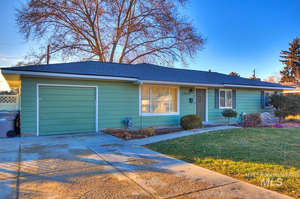 Photo of 2403 N Weaver Circle, Boise, ID 83704 (MLS # 98973242)