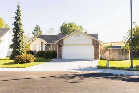 Photo of 2020 E Lost River Ave, Nampa, ID 83686 (MLS # 98964318)