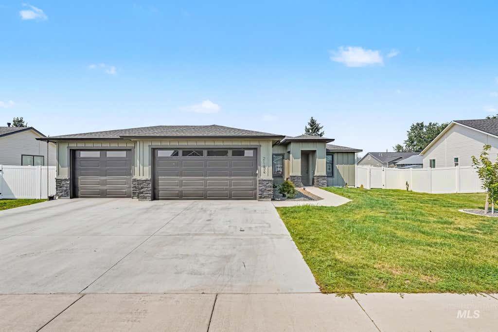 Photo of 2182 Austin Way, Fruitland, ID 83619 (MLS # 98995763)