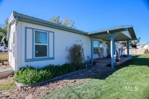 Photo of 815 Eaton Rd, Weiser, ID 83672 (MLS # 98962929)