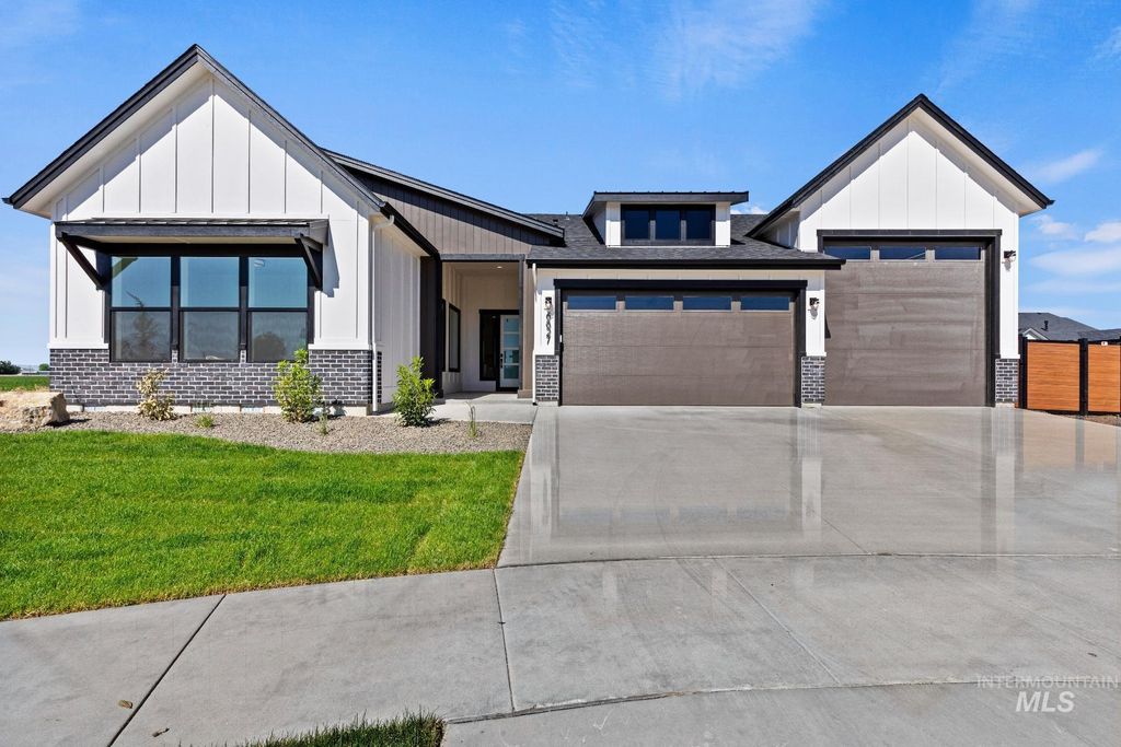 Photo of 6827 N Brock River Pl, Meridian, ID 83646 (MLS # 98963498)