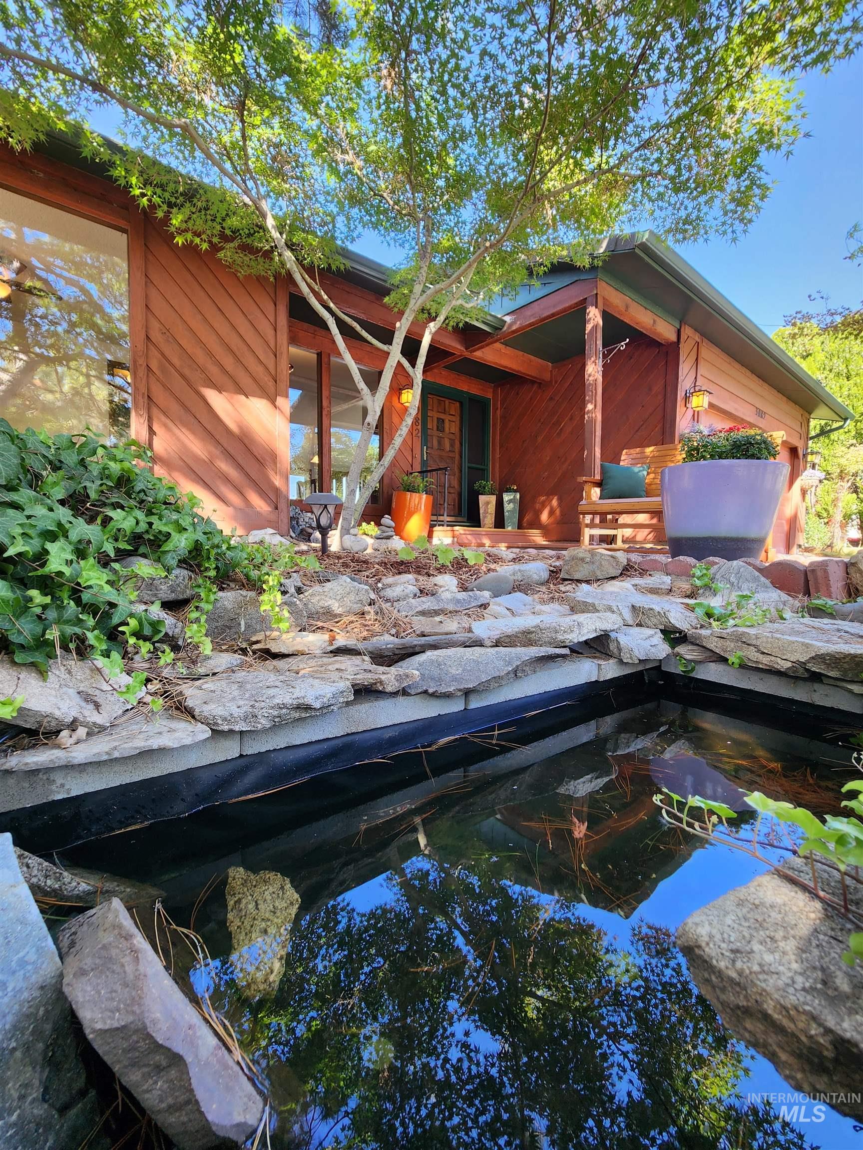 3082 E Sweetwater Dr