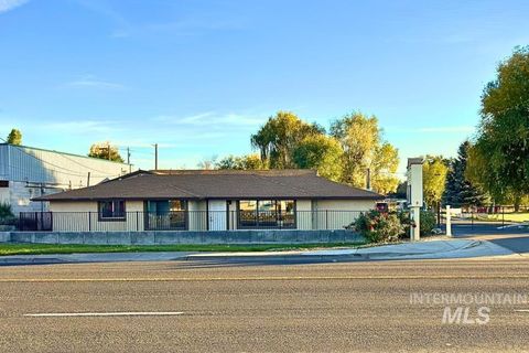 Photo of 1830 Addison Ave E Ave, Twin Falls, ID 83301 (MLS # 98983923)