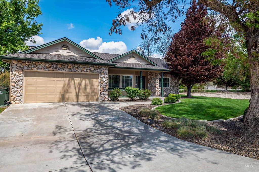 Photo of 500 E Victory Rd, Meridian, ID 83642 (MLS # 98983436)