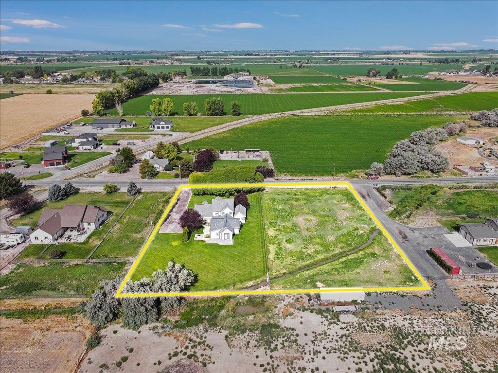 Photo of 4036 N 2250 E, Filer, ID 83328 (MLS # 98954884)