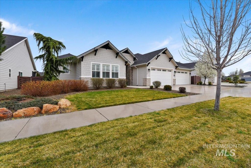 Photo of 4512 W Star Hollow Court, Meridian, ID 83646 (MLS # 98979442)