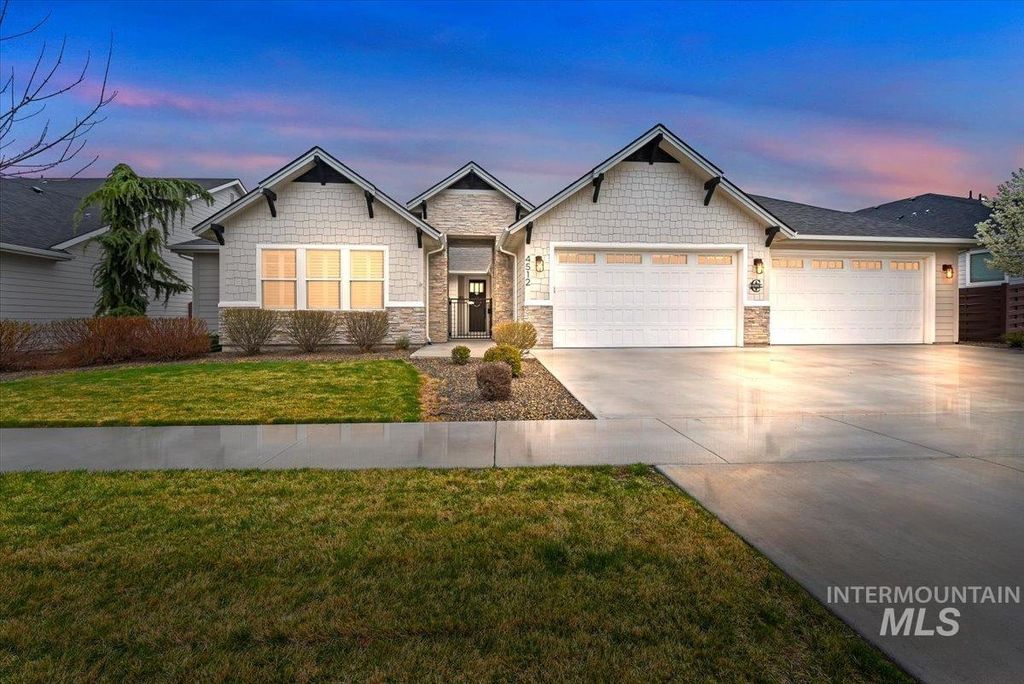 Photo of 4512 W Star Hollow Court, Meridian, ID 83646 (MLS # 98979442)