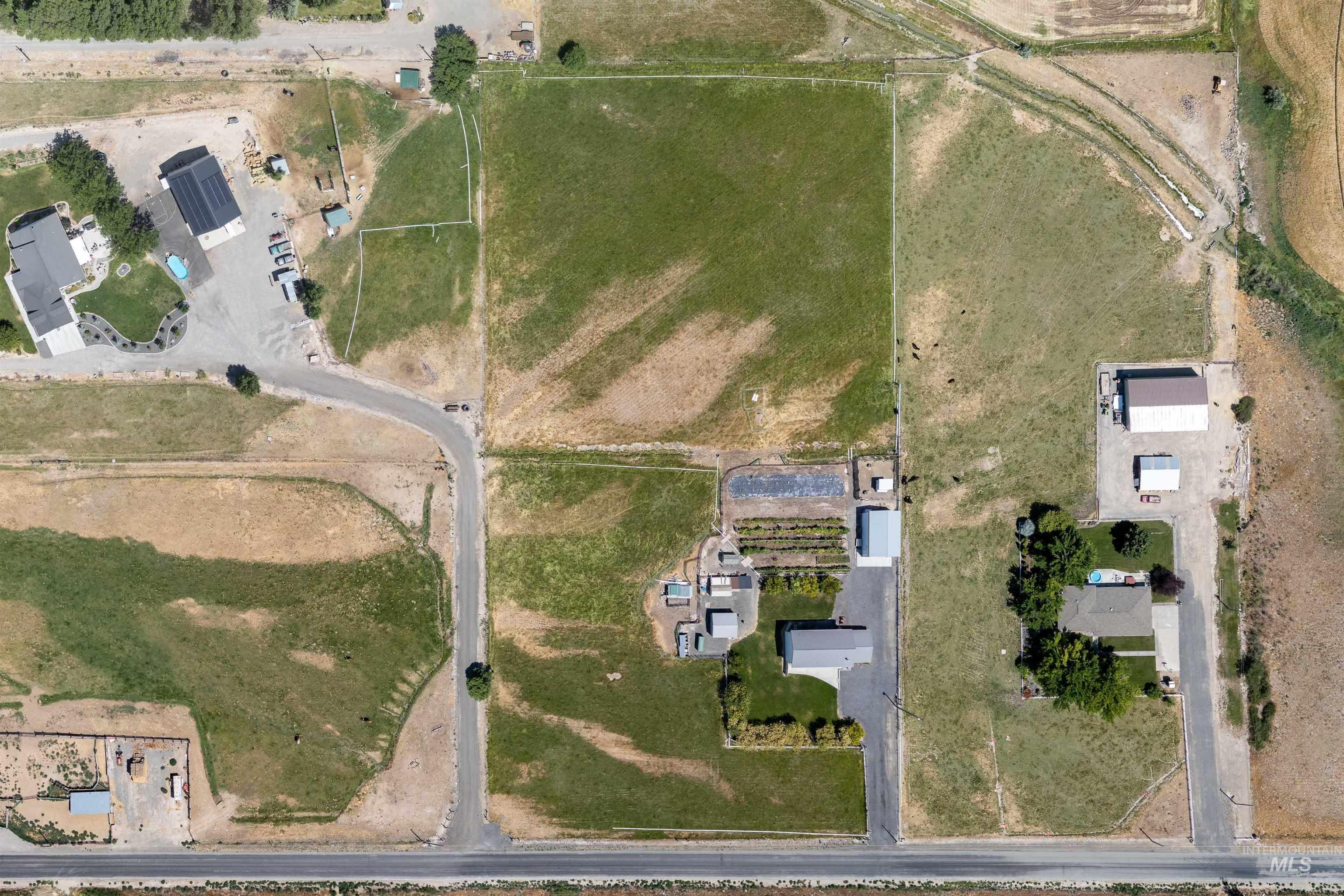 Aerial view of property and surrounding area