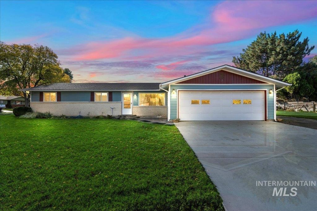 Photo of 1209 W Hudson Ave, Nampa, ID 83651 (MLS # 98966235)