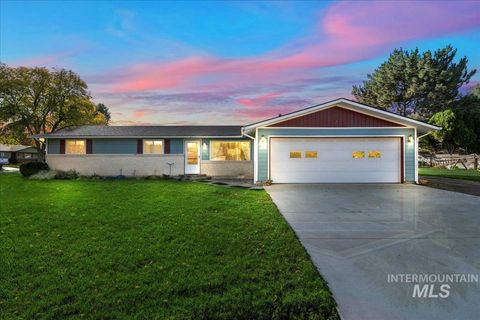 Photo of 1209 W Hudson Ave, Nampa, ID 83651 (MLS # 98966235)