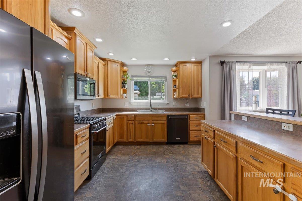 3916 S Genesee Dr.