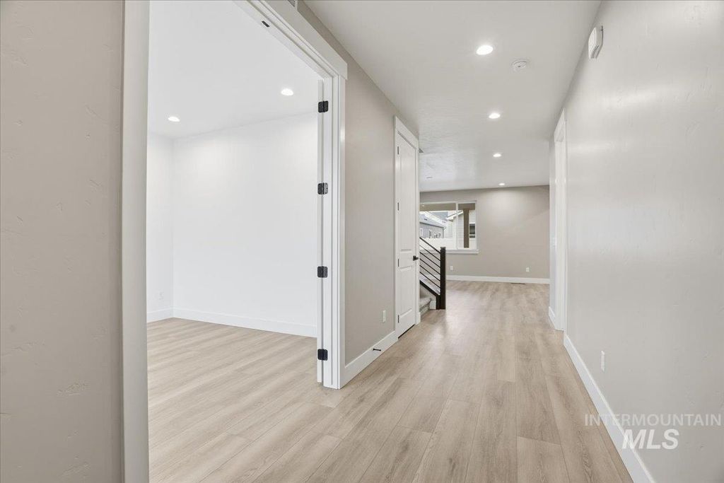 Photo of 6117 N Torva Ave, Meridian, ID 83646 (MLS # 98969359)