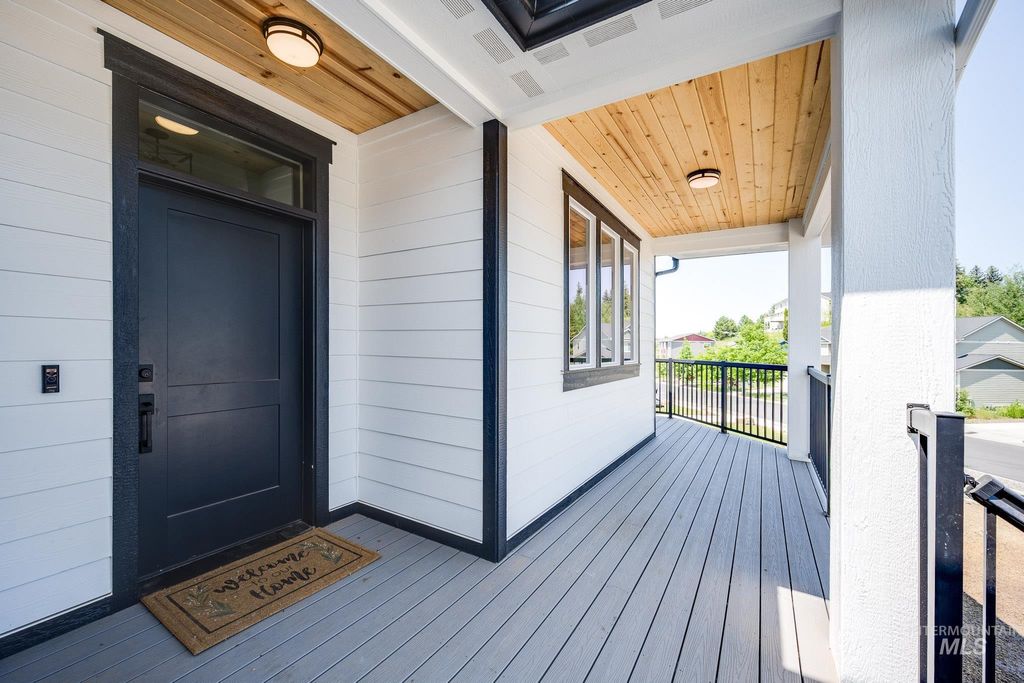 Photo of 415 Southview Ave, Moscow, ID 83843 (MLS # 98968299)