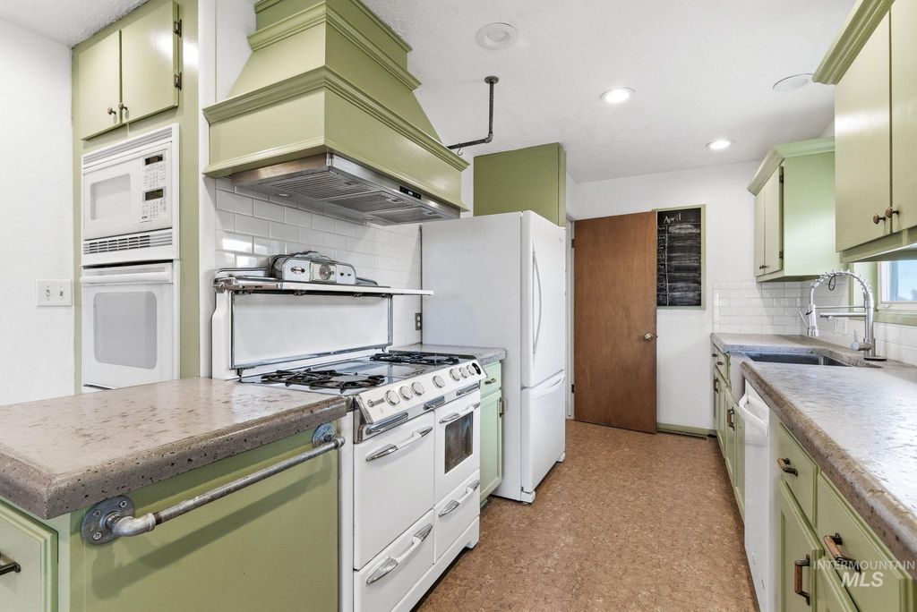 Photo of 28656 Old Highway 30, Caldwell, ID 83607 (MLS # 98977982)