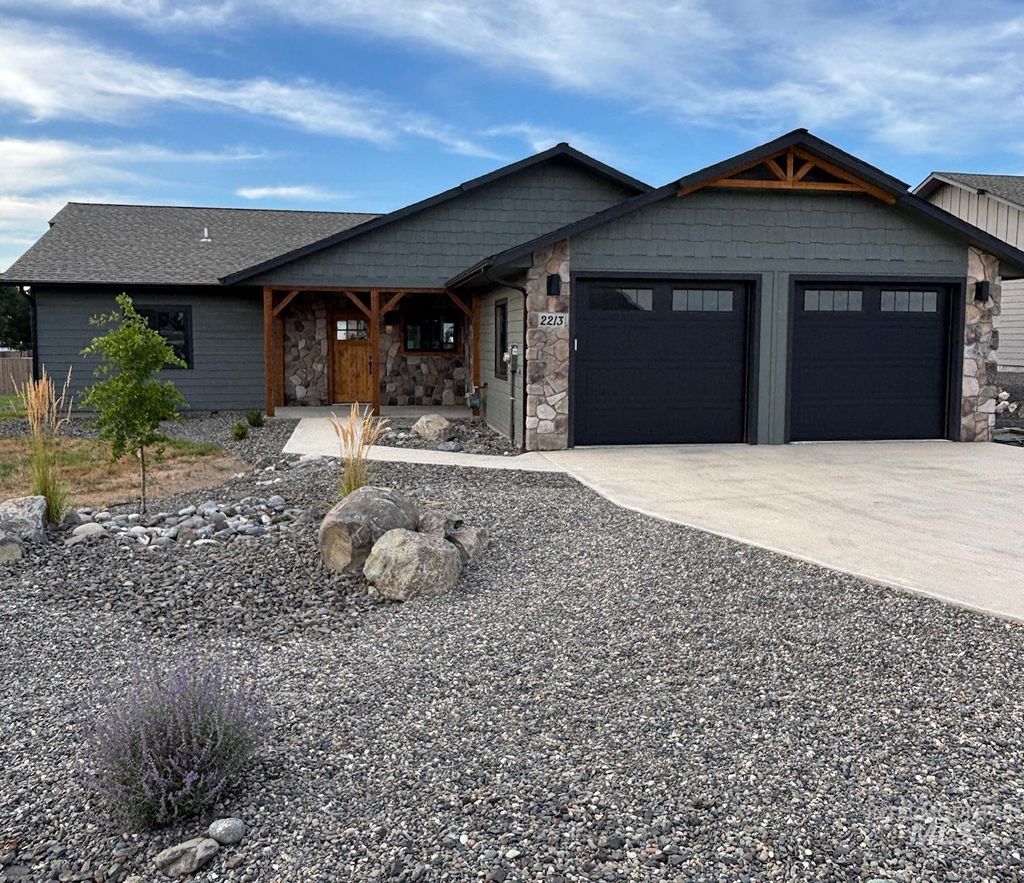 Photo of 2213 Powers Drive, Lewiston, ID 83501 (MLS # 98957177)