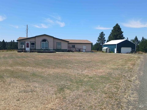 Photo of 1076 Headrick Rd, Potlatch, ID 83855 (MLS # 98993926)