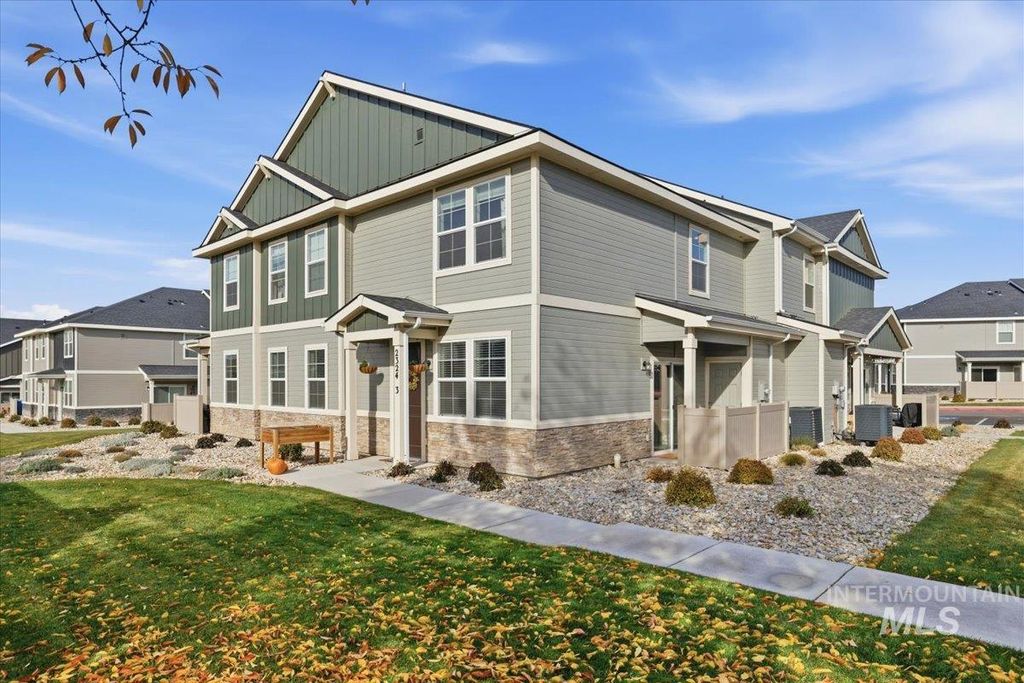 Photo of 2324 E Spice Loop Unit #3, Nampa, ID 83687 (MLS # 98967013)