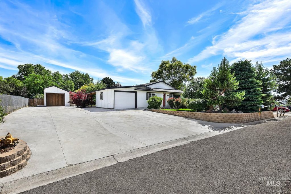 Photo of 9127 Randolph Dr, Nampa, ID 83686 (MLS # 98991084)
