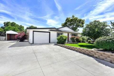 Photo of 9127 Randolph Dr, Nampa, ID 83686 (MLS # 98991084)