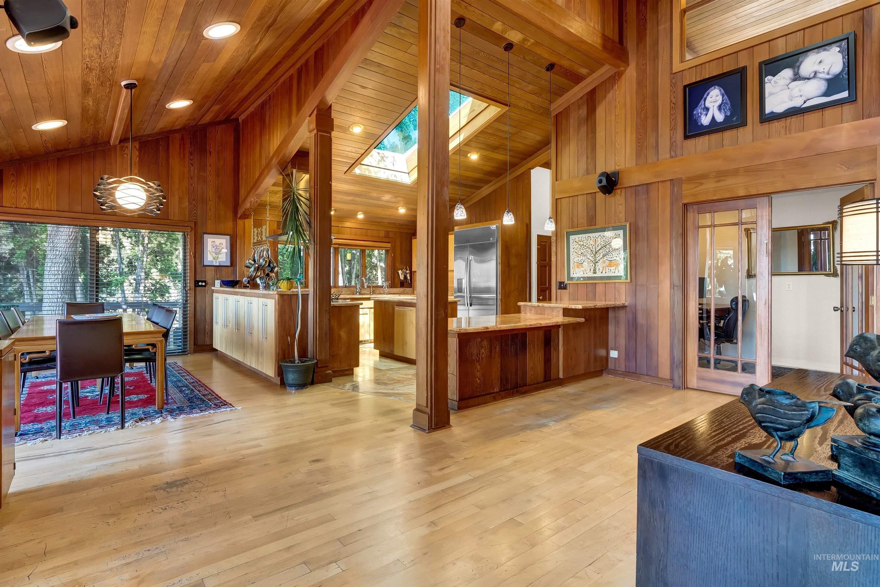 1955 E Table Rock Road