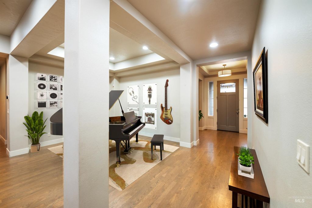 Photo of 4775 S Spotted Horse Ave, Boise, ID 83716 (MLS # 98968224)