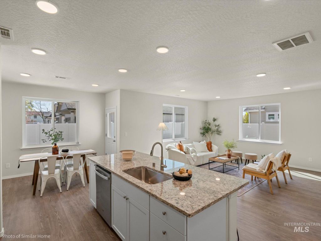 Photo of 7221 W Rygate Dr, Boise, ID 83714 (MLS # 98972699)