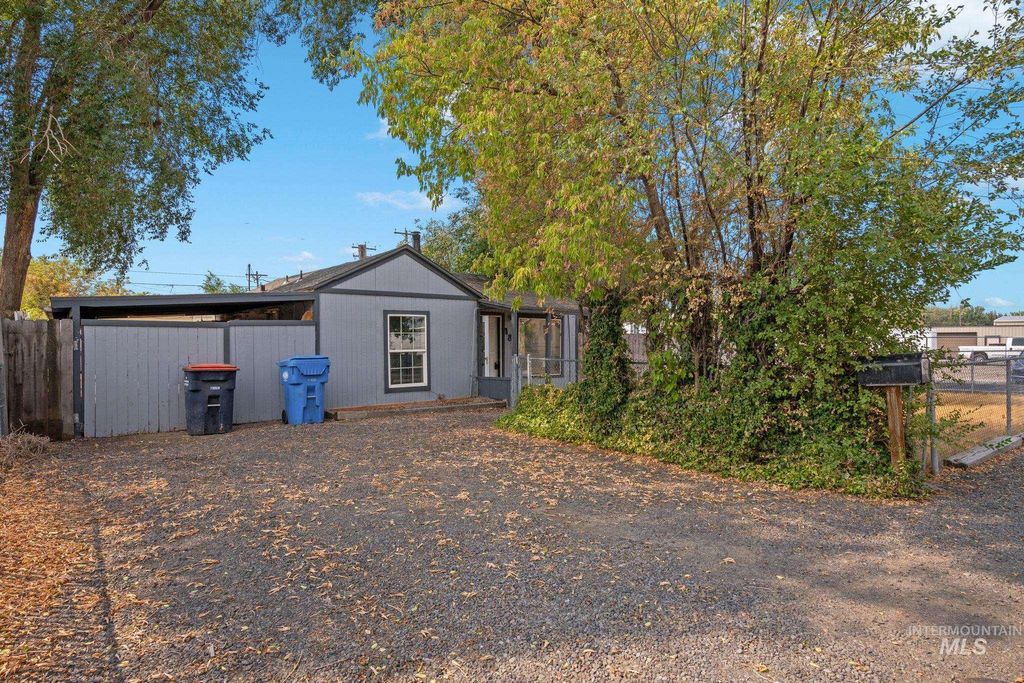 Photo of 181 Austin Ave, Twin Falls, ID 83301 (MLS # 98960338)