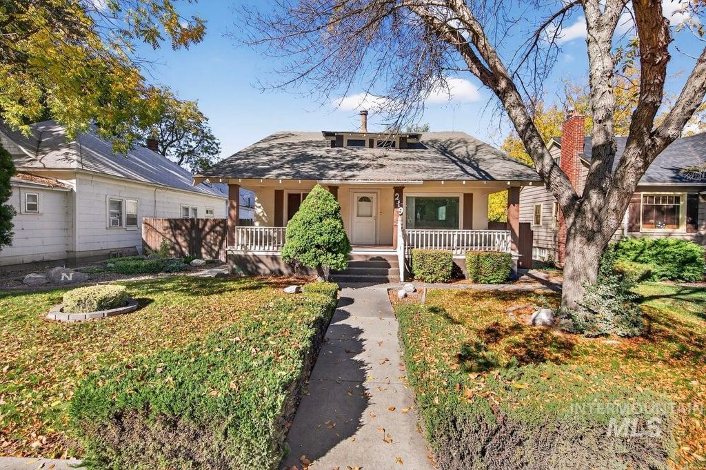 Photo of 219 16th Ave. S Ave, Nampa, ID 83651 (MLS # 98965559)