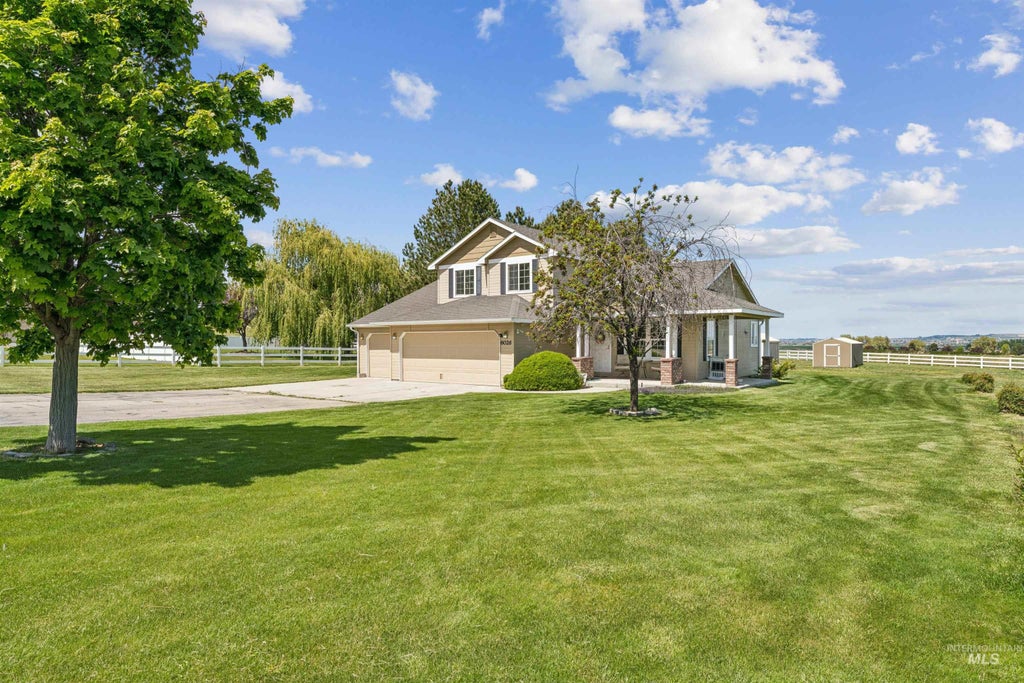 Photo of 6026 Whispering Hills Dr, Marsing, ID 83639 (MLS # 98990975)