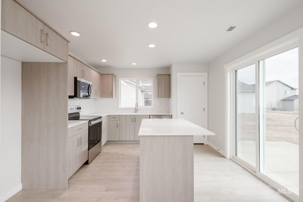 Photo of 18404 N Sweet William Ave, Nampa, ID 83687 (MLS # 98970583)