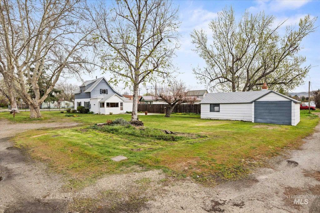 Photo of 203 E 5th St, Emmett, ID 83714 (MLS # 98980535)