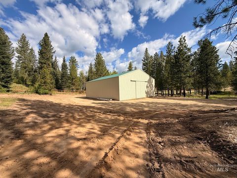 Photo of 2 Timber Haven, Cascade, ID 83611 (MLS # 98987054)