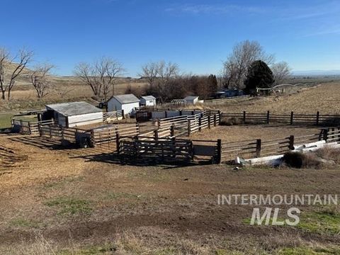 Photo of 2580 Schweizer Rd, Nyssa, OR 97913 (MLS # 98978145)