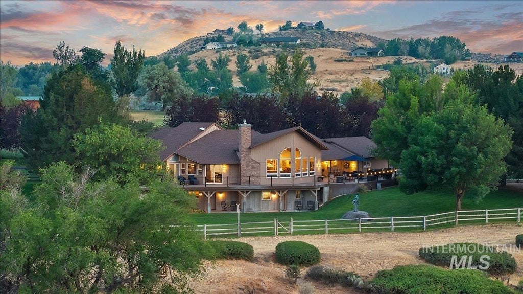 Photo of 1290 Quail Hollow, Buhl, ID 83316 (MLS # 98995973)