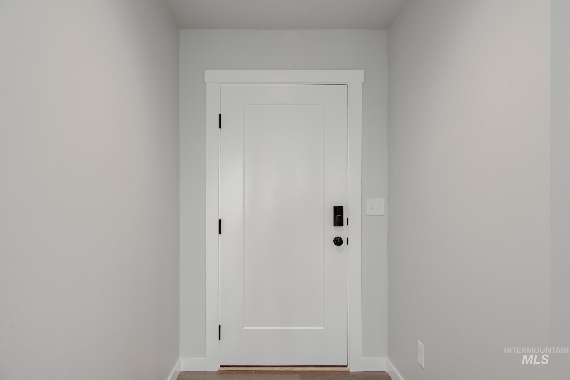 2921 E Valley Wind St