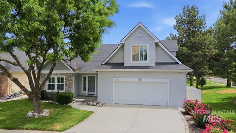 Photo of 2058 E Stonybrook Ct, Eagle, ID 83616 (MLS # 98990589)