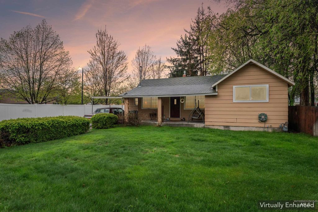 Photo of 625 E Pennsylvania St, Boise, ID 83706 (MLS # 98982181)