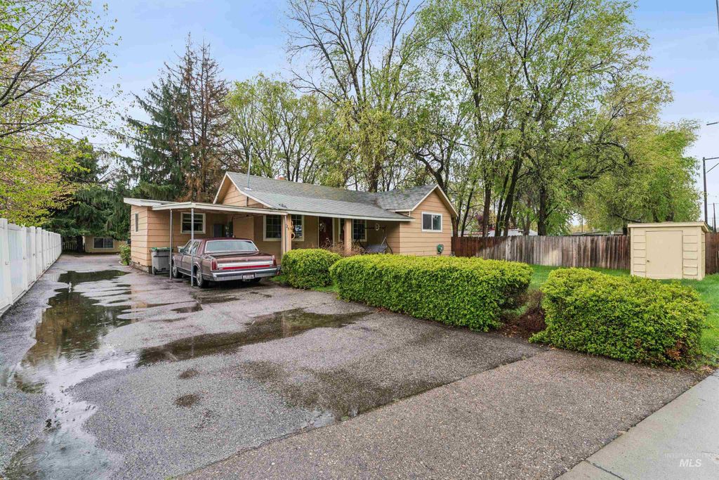 Photo of 625 E Pennsylvania St, Boise, ID 83706 (MLS # 98982181)