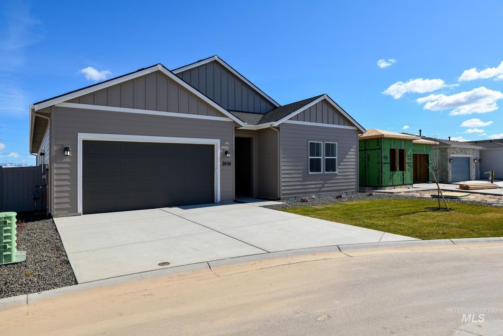 Photo of 2616 N Leatherwood Ave, Star, ID 83669 (MLS # 98979877)