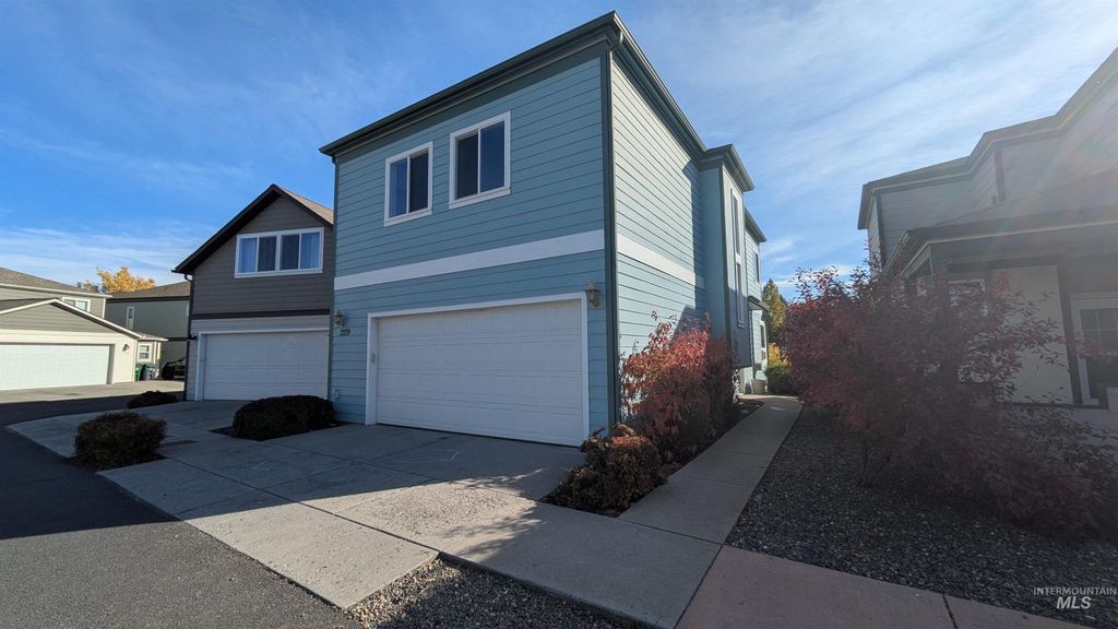 Photo of 1209 Mainspring Ln, Moscow, ID 83843 (MLS # 98937047)