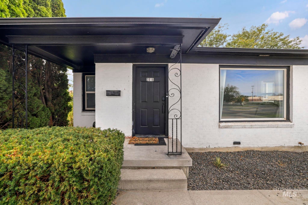 Photo of 2016 E Addison Ave, Twin Falls, ID 83301 (MLS # 99000743)