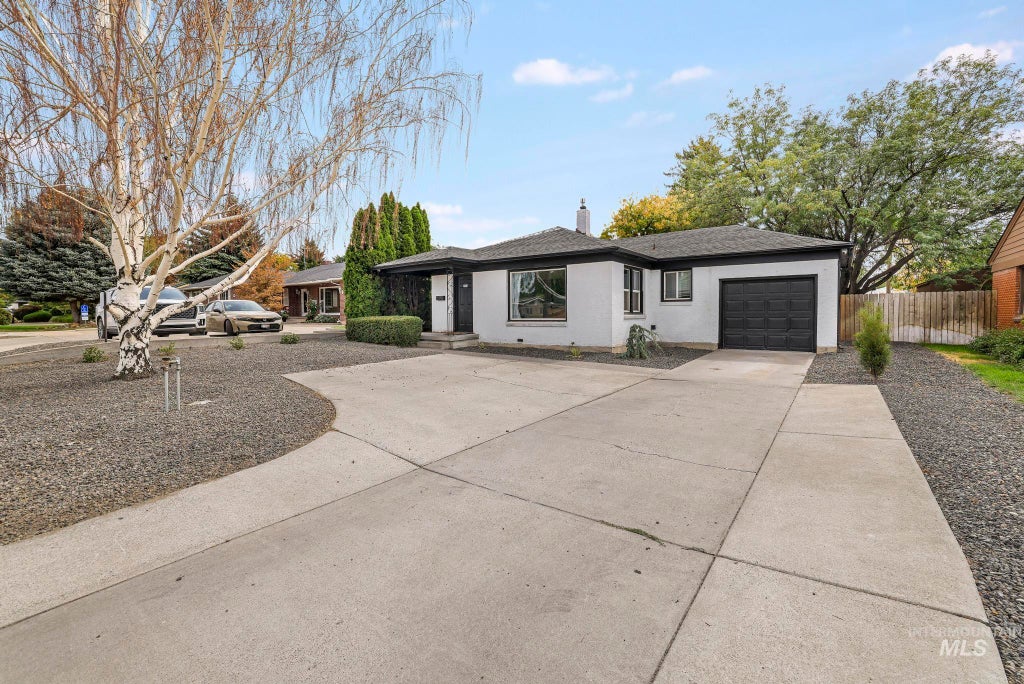 Photo of 2016 E Addison Ave, Twin Falls, ID 83301 (MLS # 99000743)