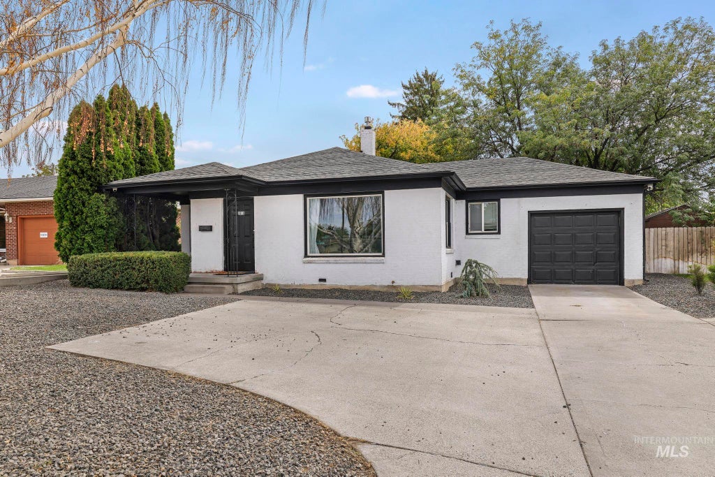 Photo of 2016 E Addison Ave, Twin Falls, ID 83301 (MLS # 99000743)