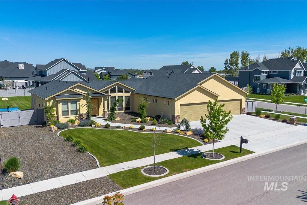 Photo of 6810 S Pemberley Way, Meridian, ID 83642 (MLS # 98986347)