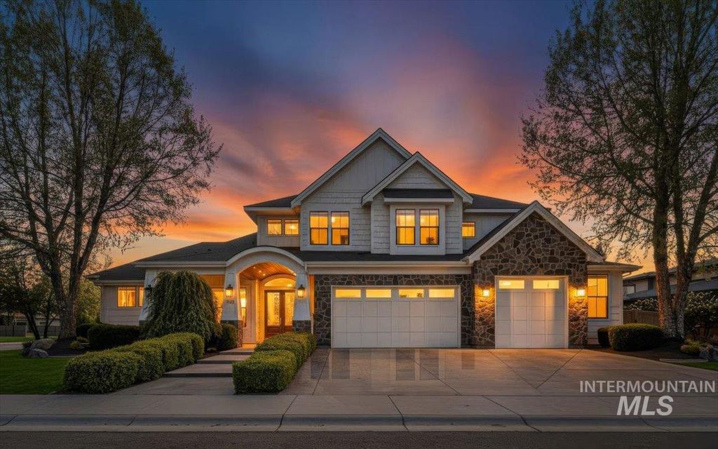 Photo of 1923 E Golden Oak Ct, Meridian, ID 83646 (MLS # 98983525)