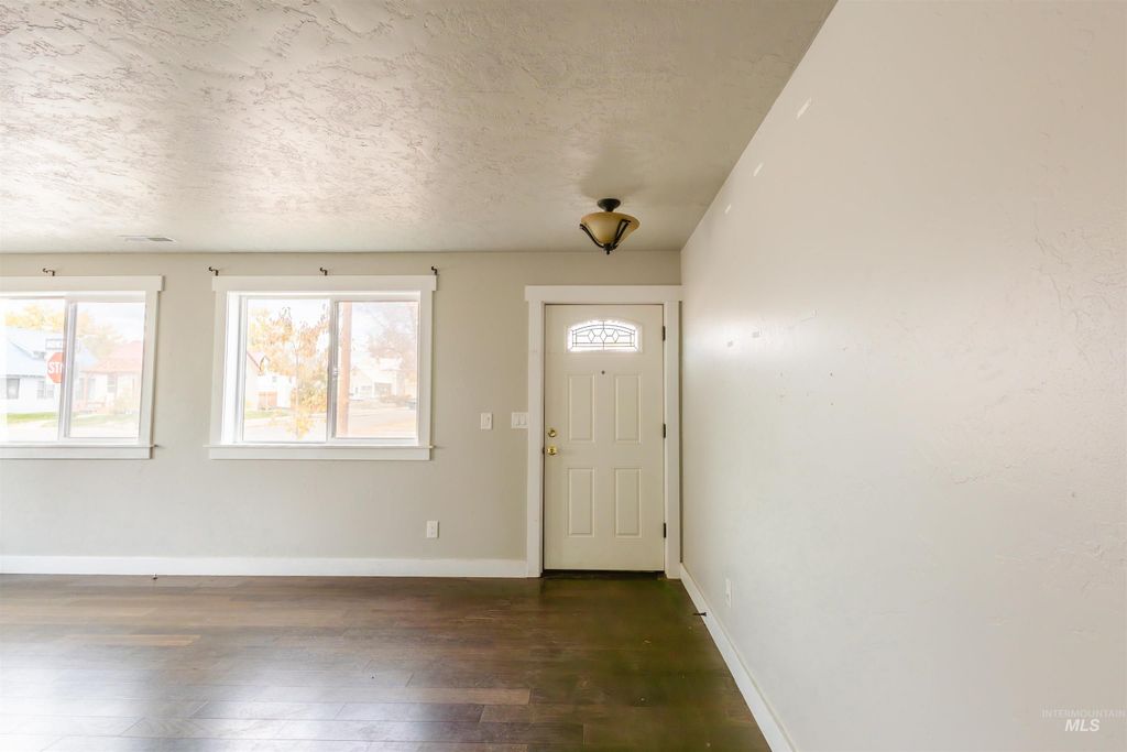 Photo of 349 W Idaho St, Weiser, ID 83672 (MLS # 98967442)