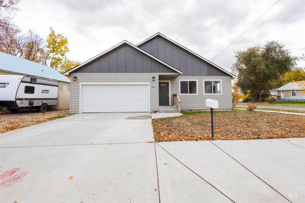 Photo of 349 W Idaho St, Weiser, ID 83672 (MLS # 98967442)