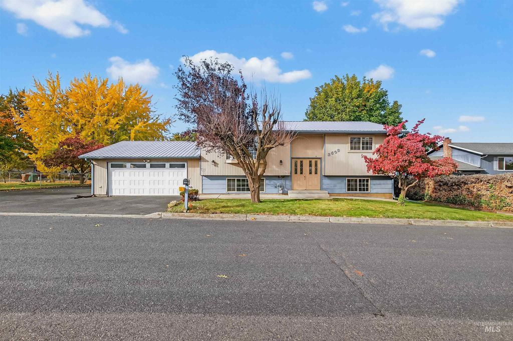 Photo of 3638 18th Street C, Lewiston, ID 83501 (MLS # 98965949)