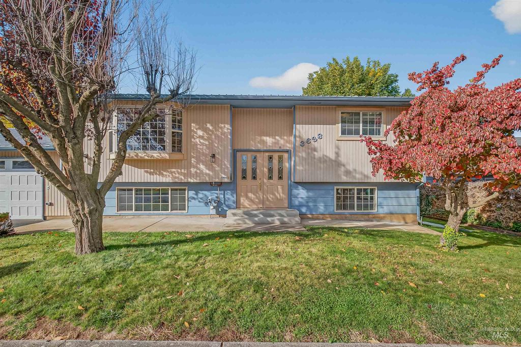Photo of 3638 18th Street C, Lewiston, ID 83501 (MLS # 98965949)