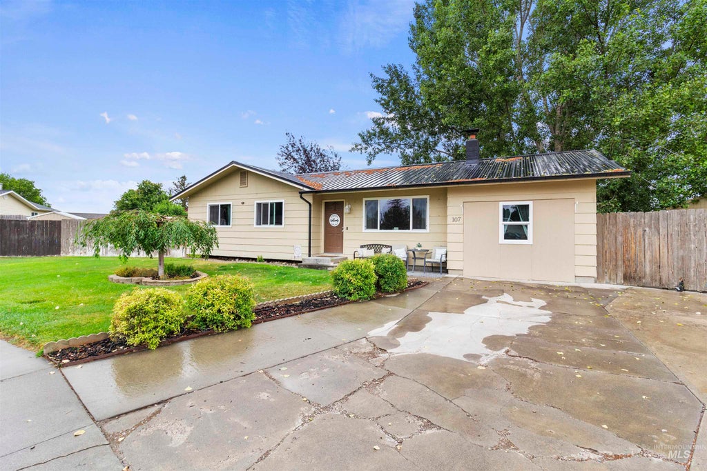 Photo of 107 Birchwood Cir N CIR, Kimberly, ID 83341 (MLS # 98997454)